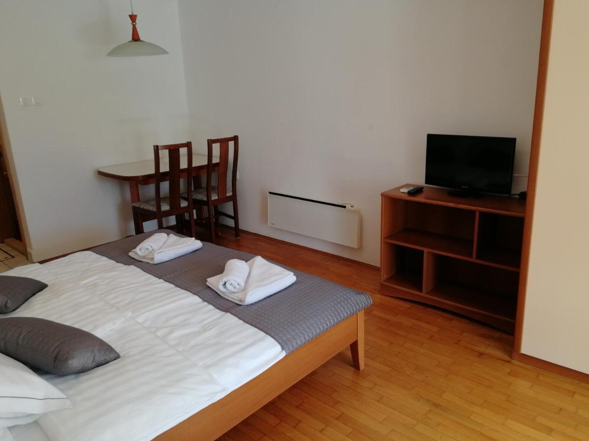 Apartmaji Z Fizine ポルトローシュ エクステリア 写真